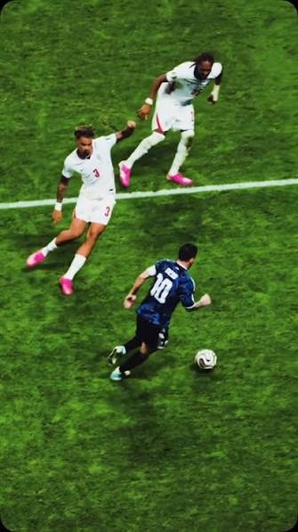 Lionel Messi juking England defenders in the 92nd minute